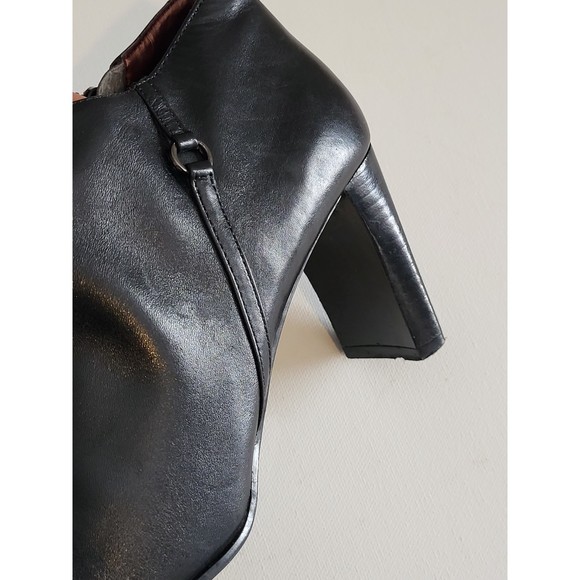 Black Boots - Picture 8 of 11